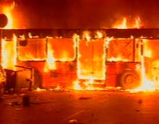 Bus in fiamme