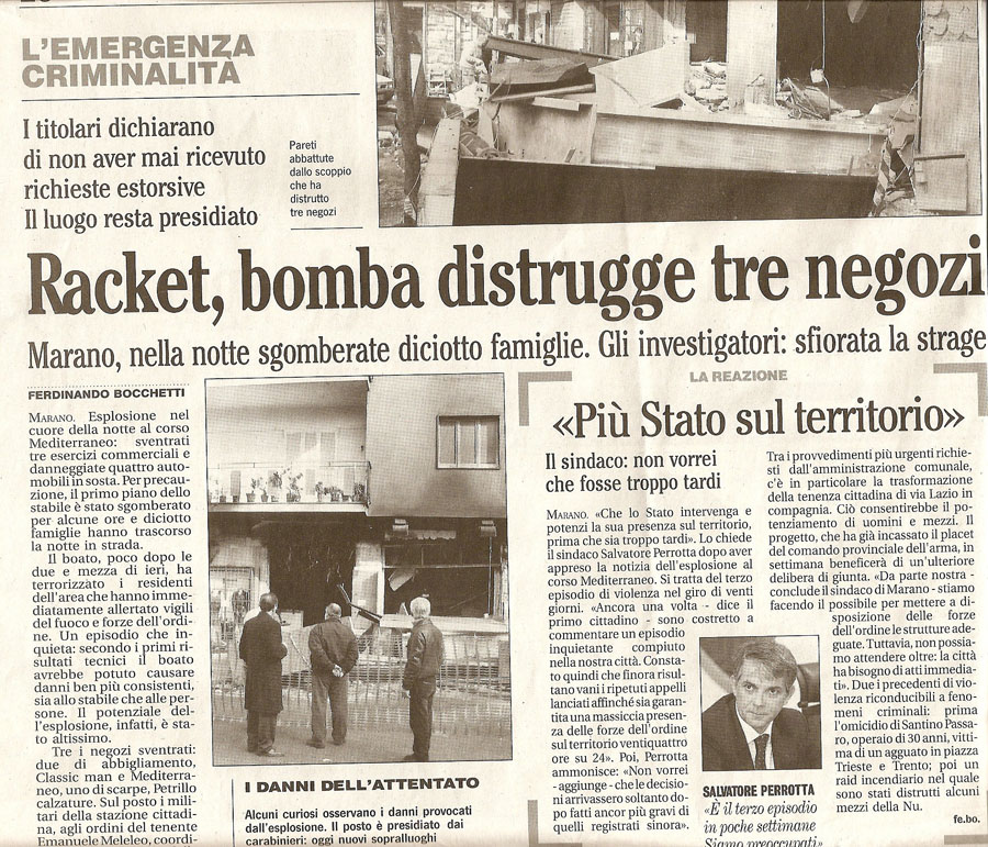 Racket, bomba distrugge tre negozi