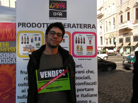 Raccolta firme (Foto Libera.it)