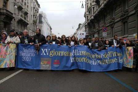 Centocinquantamila all’ombra del Duomo