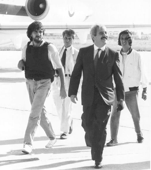 Falcone e la scorta