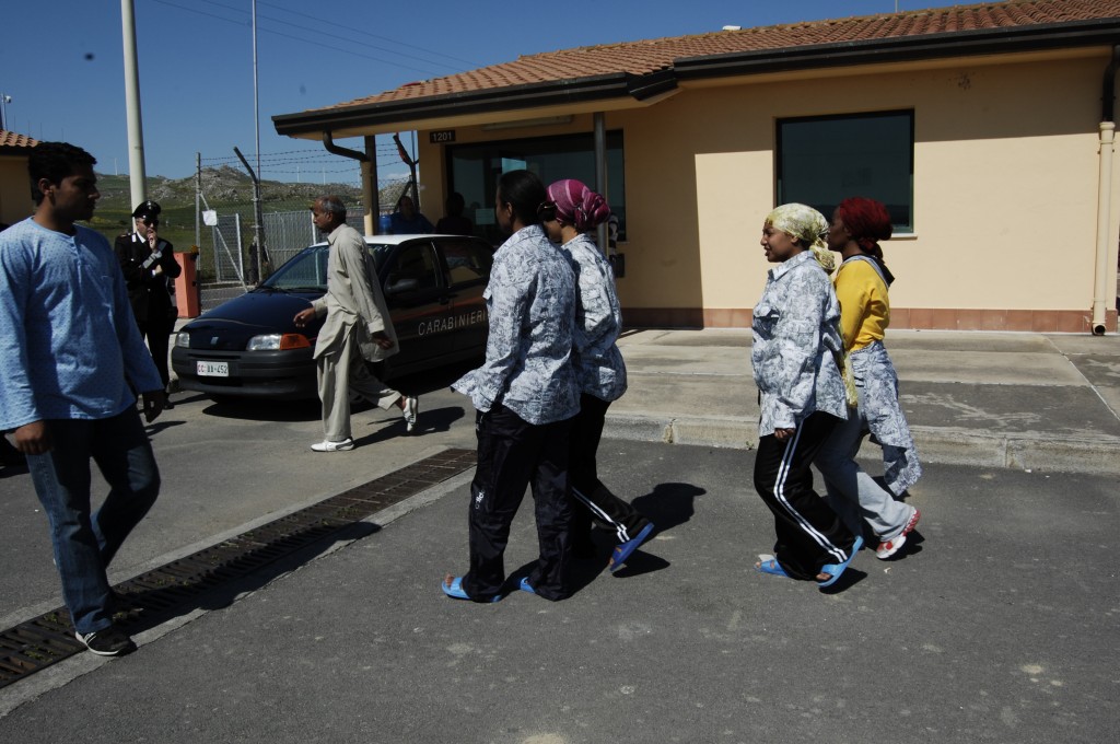 Migranti a Mineo (foto Daniela Giacomarro)