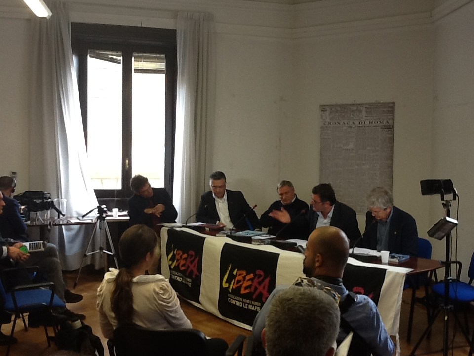 Un momento della conferenza stampa sulla corruzione