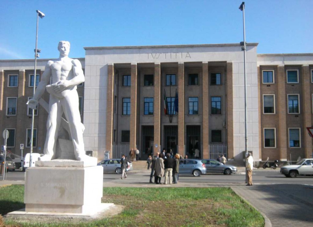 Tribunale latina