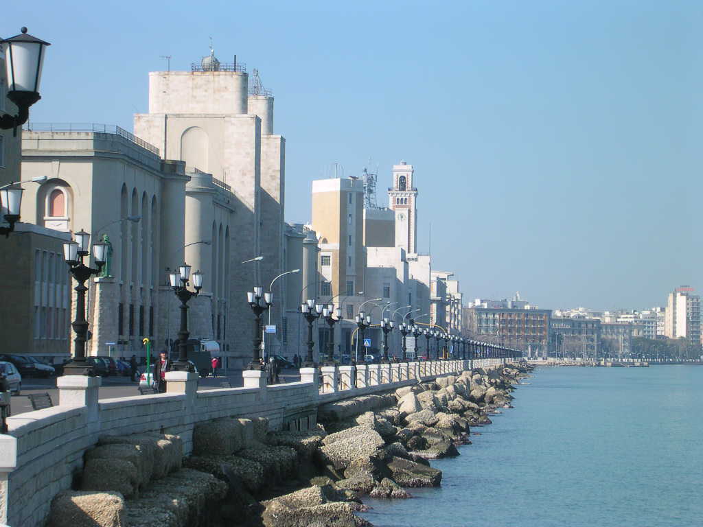 Bari lungomare Nazario Sauro1