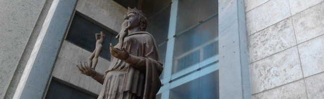 Tribunale statua interna