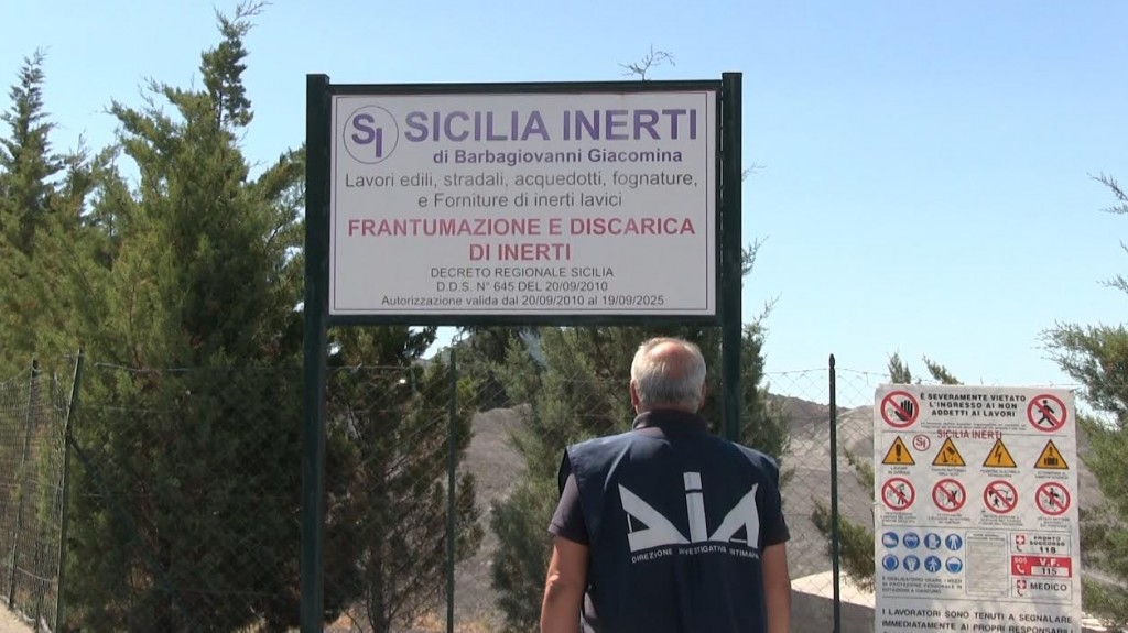 Diacatania