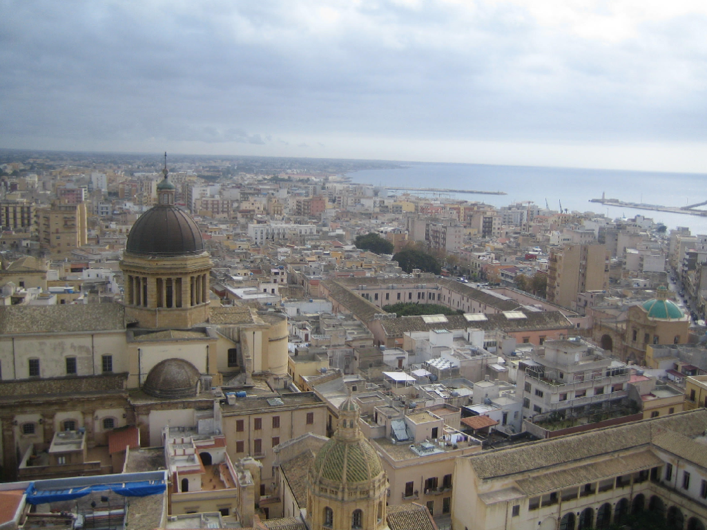 Trapani, la periferia dove il fango diventa notizia