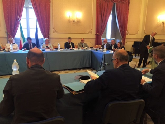 Comm parlamentare