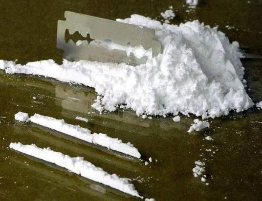 Va sempre la cocaina