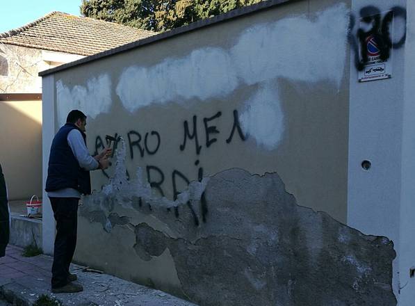 Locri, scritte contro don Ciotti
