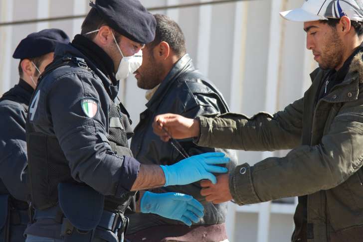 Polizia migranti