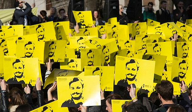 Regeni cartelli volto manif