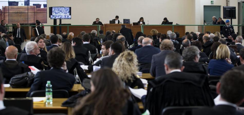Mafia Roma:nodo richieste parti civili, bagarre in Aula