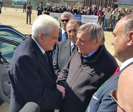 Don Ciotti: “Vedere attaccato con tale violenza Mattarella ci indigna”