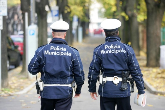 Vigili-poliziotti in attesa di più poliziotti e carabinieri