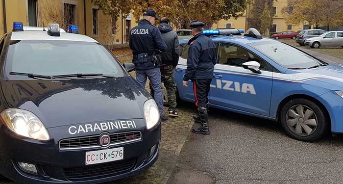 Polizia e carabinieri arresto