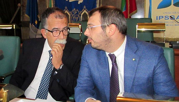 “Adesso basta: o noi o lui”