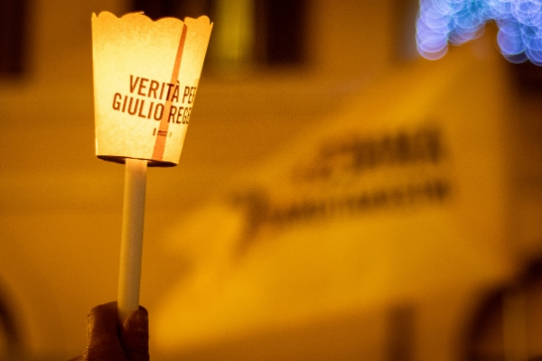 Fiaccolata regeni