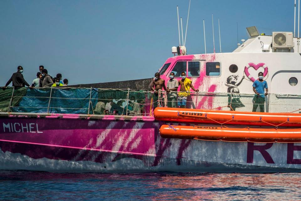 Bansky nave migranti