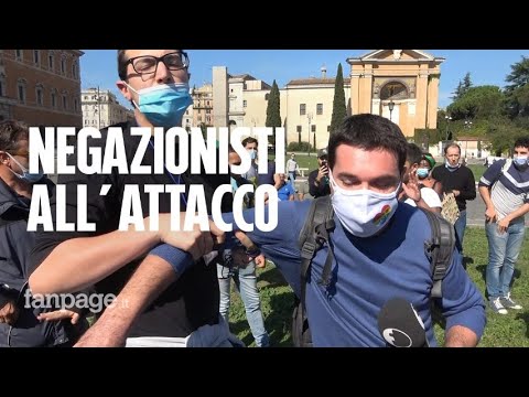“Negazionisti del covid mi hanno accerchiato e insultato”