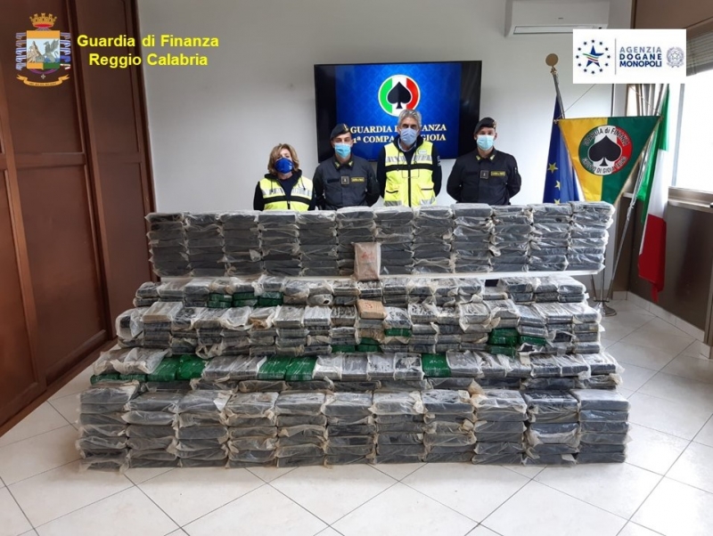 Sequestro porto gioia tauro