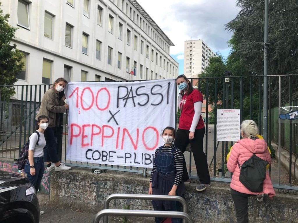 Milano liceo Beccaria 100 impronte per Peppino Impastato