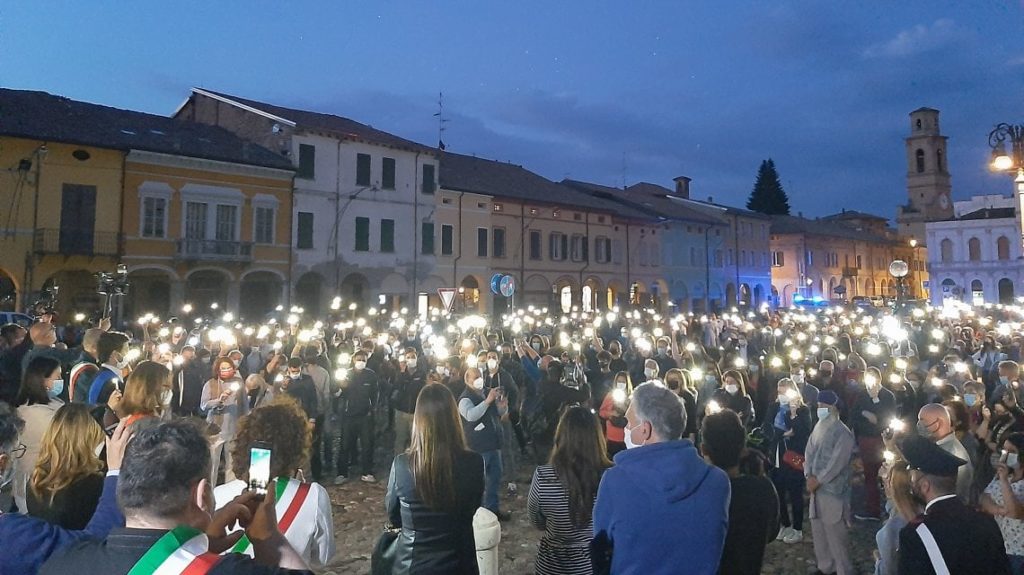 Fiaccolata per saman