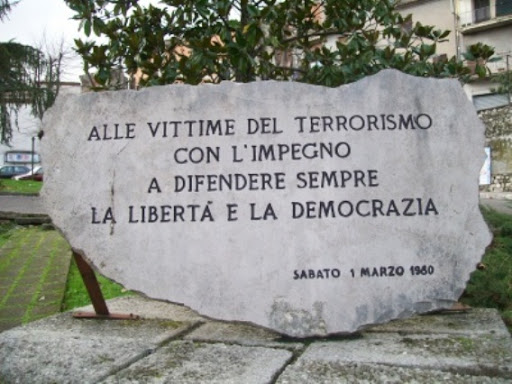 Lapide terrorismo