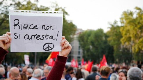 Riace non si arresta
