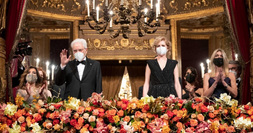Mattarella scala prima