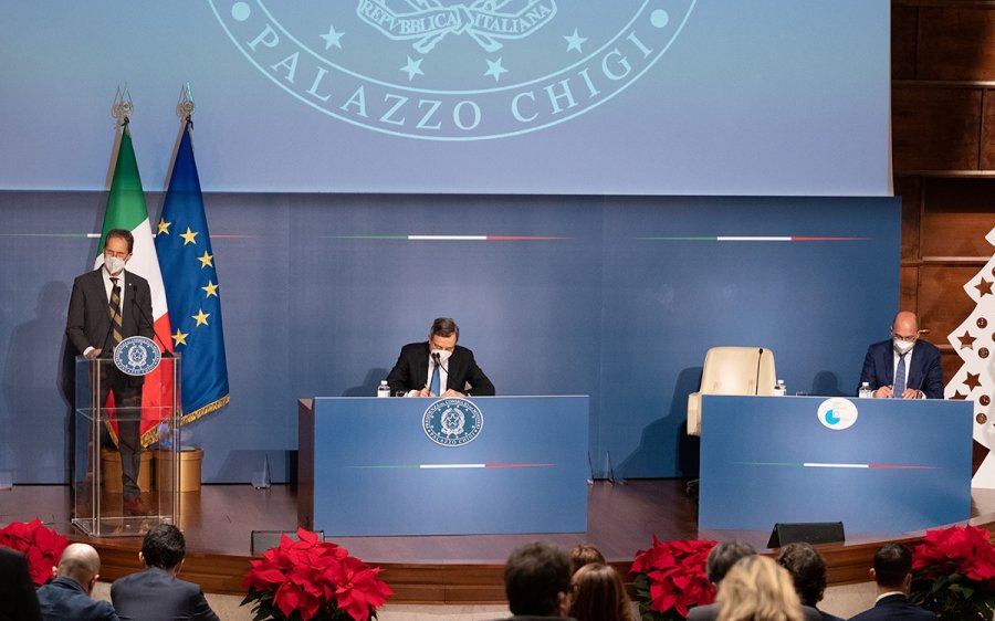 Conferenza stampa draghi