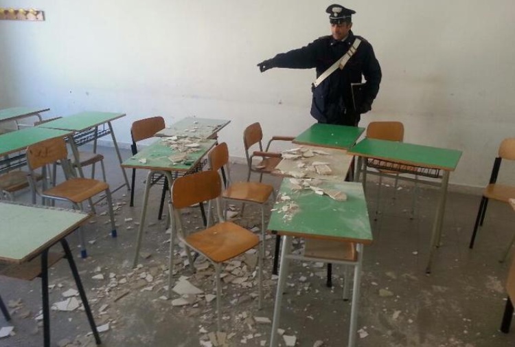 Crollo scuola