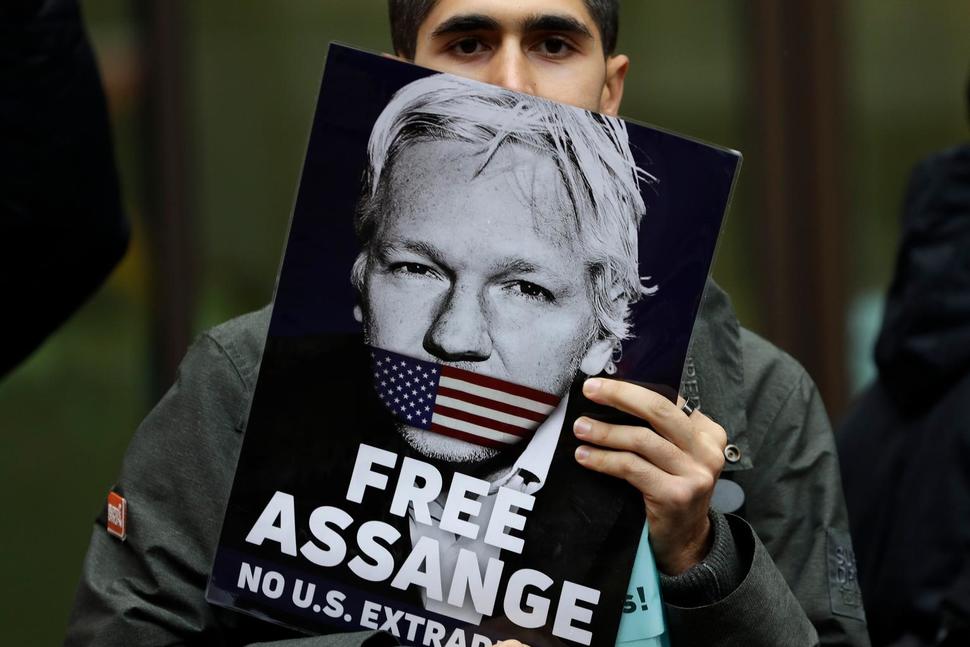 Free assange
