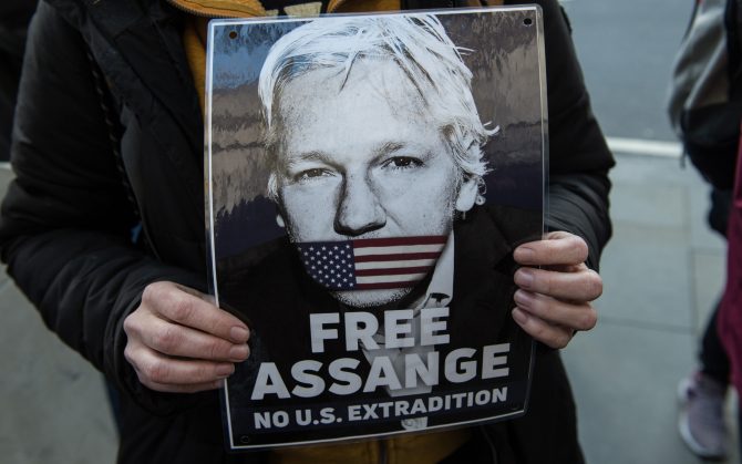 Appello dall’Italia per la libertà di Julian Assange