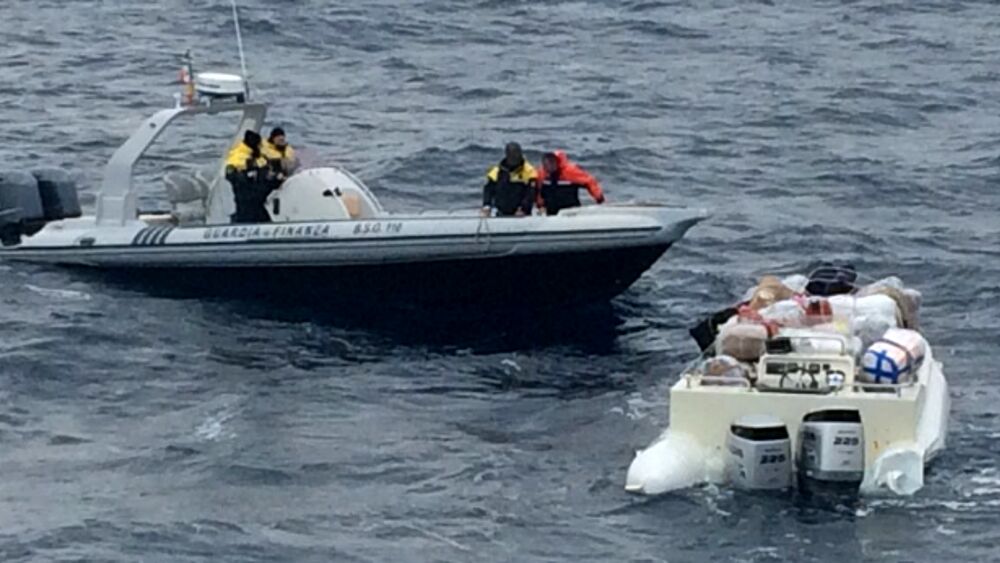 Gommone trafficanti droga