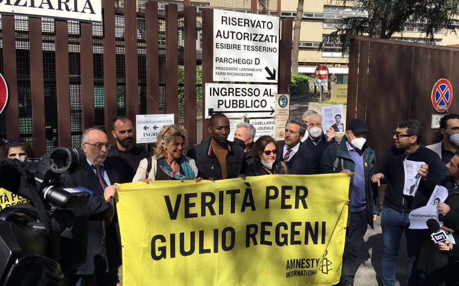 Striscione regeni