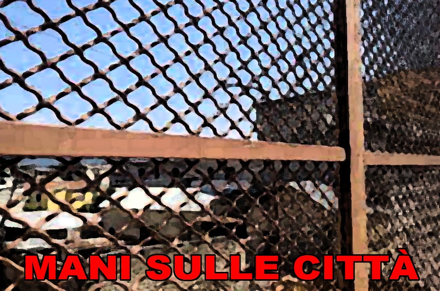 Cover mani sulla citta
