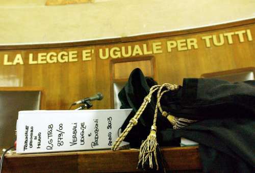 Laleggeeugualepertutti