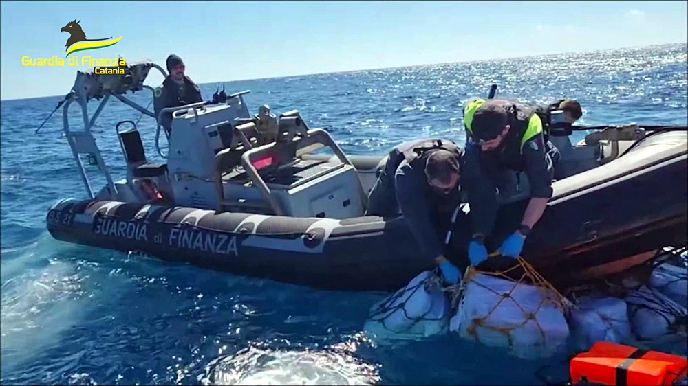 Catania, sequestro record di 2 tonnellate di cocaina del valore di oltre 400 milioni euro