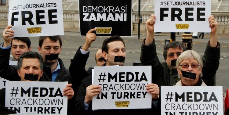 Non c’è tregua per i giornalisti in Turchia