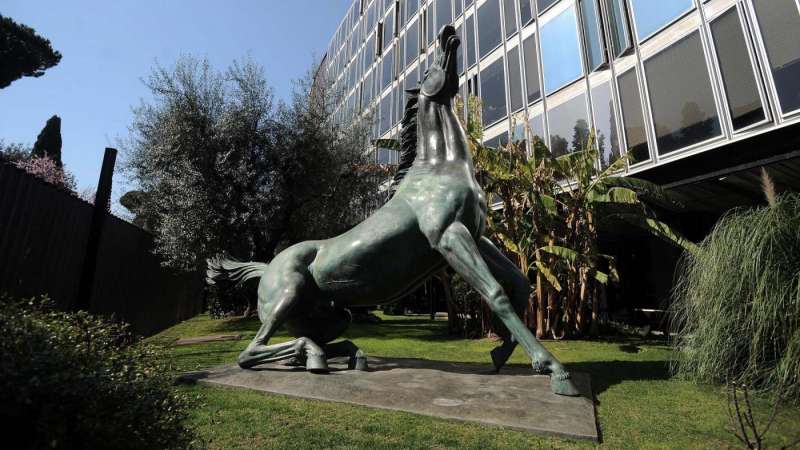 Rai, polemica sullo schema di Contratto di servizio: «Chiarire su carenze e omissioni»