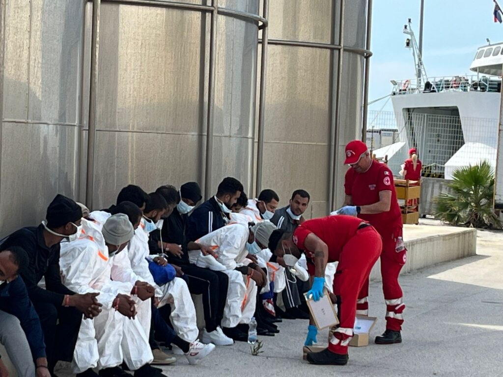 Migranti croce rossa