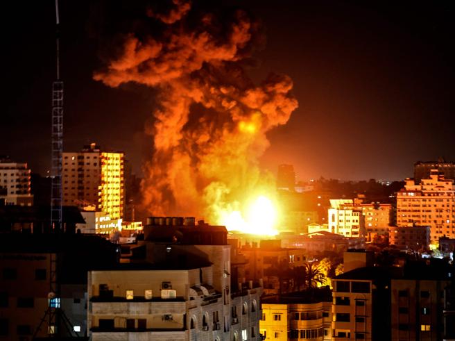 Israele bombardamenti