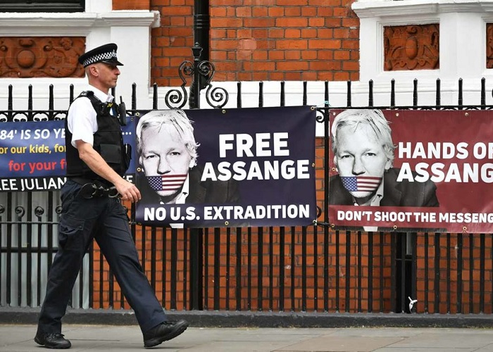 Free assange