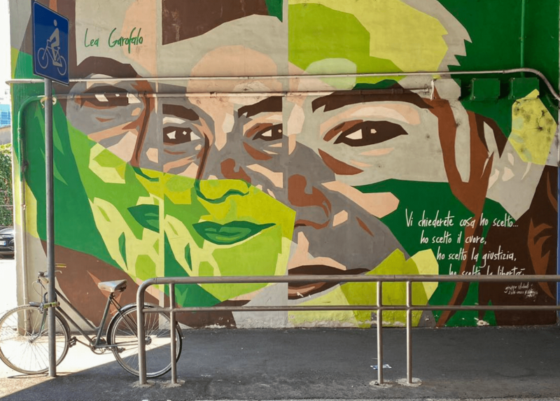 Lea garofalo murale