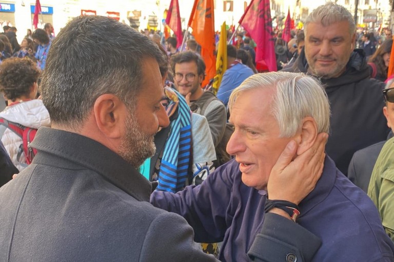 Decaro con don luigi ciotti