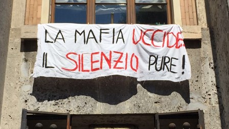 La mafia uccide il silenzio pure