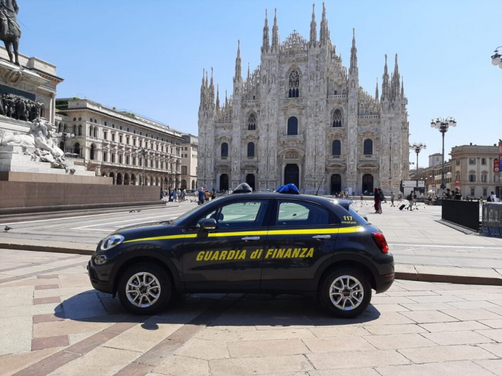 1288088 GuardiadiFinanzaMilano01 std