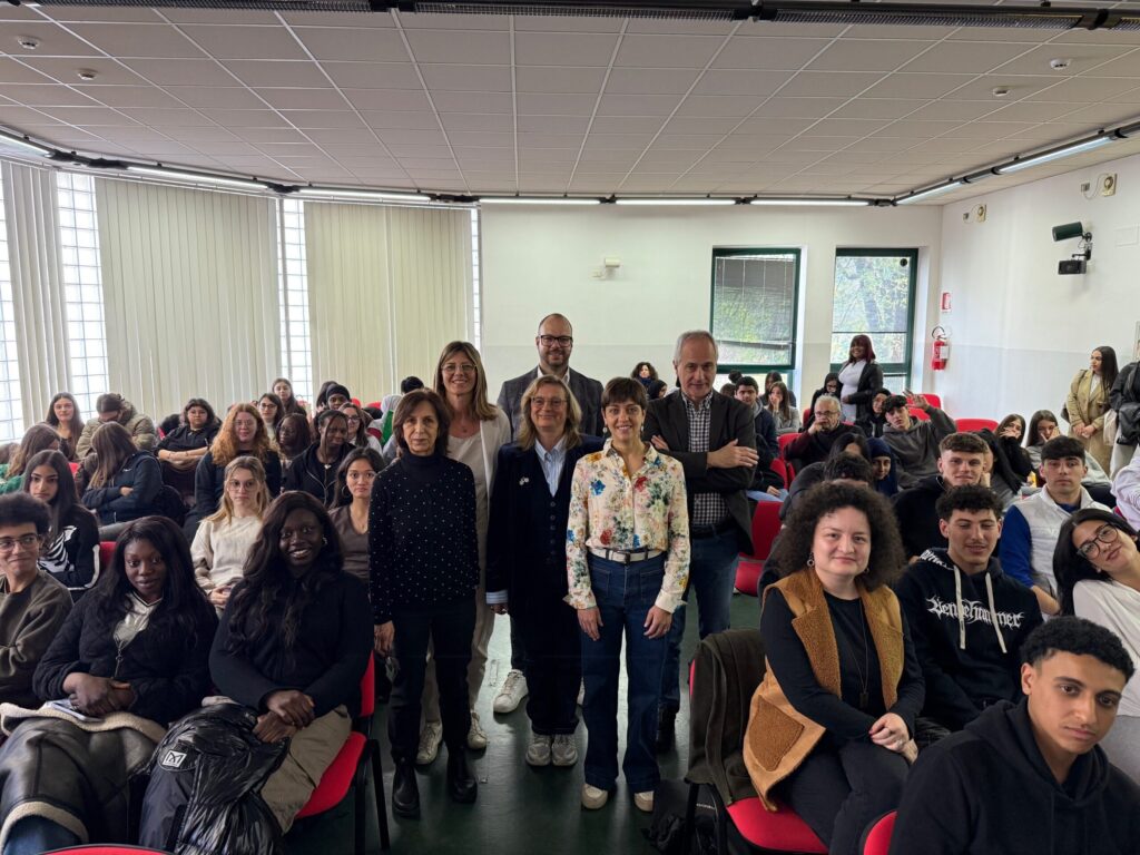 Foto Progetto Scuola Fondazione Conad Pagine di legalita allIIS Sraffa scaled